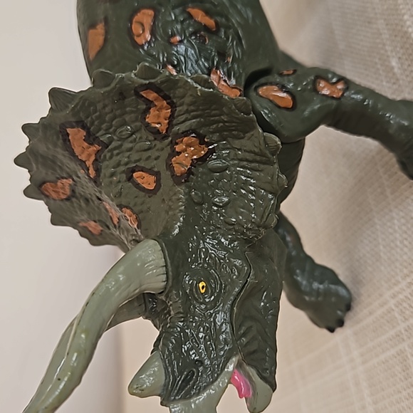Vintage Triceratops Toy Figure - Picture 7 of 8